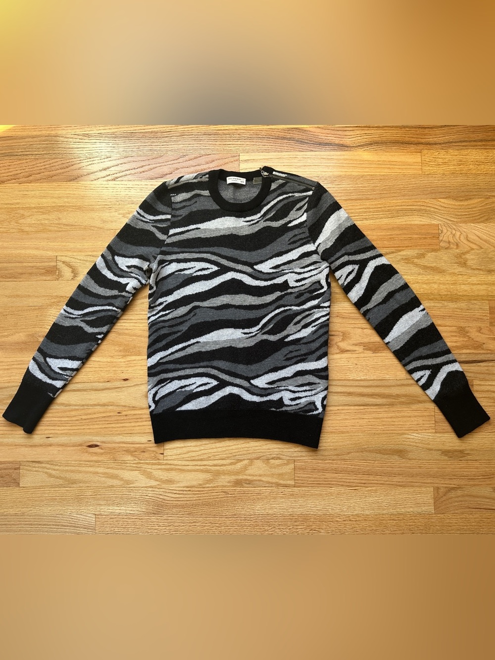 Equipment women Black & Gray Zebra Crewneck Sweater 100% wool size XS